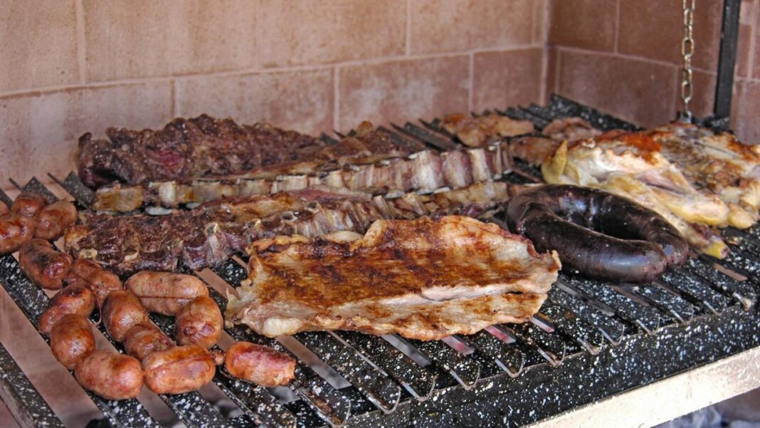 2317873-ni-ajo-ni-chimichurri-el-condimento-para-que-el-asado-a-la-parrilla-salga-mas-tierno-y-sabroso